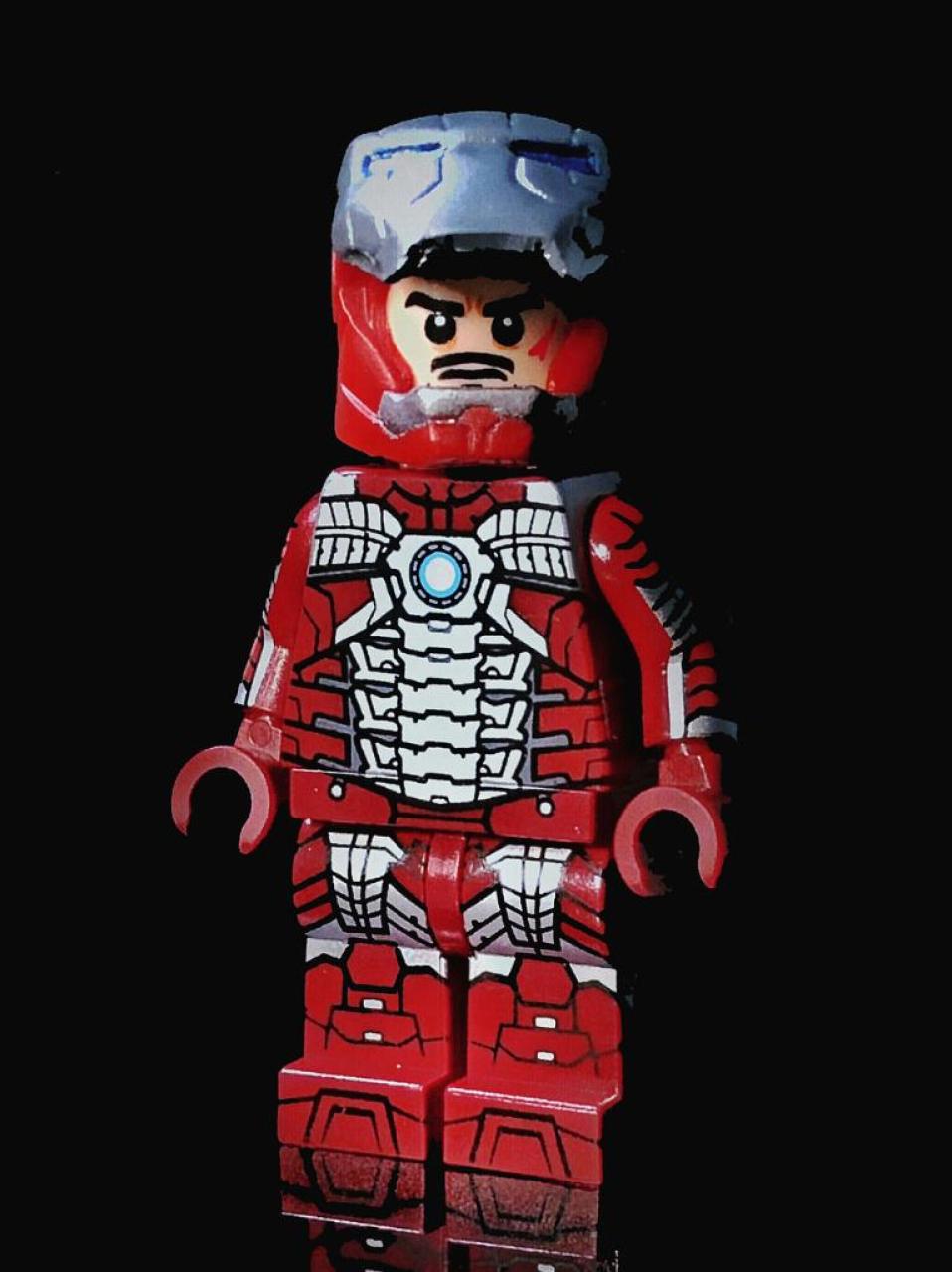 HeroBloks Iron Man Mk 5 Football